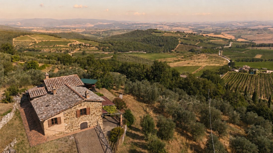 Villa in Montalcino, Tuscany, Italy 3 - 16429587