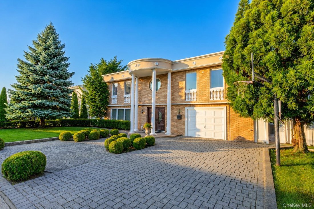 House in Bellmore, New York, United States 5 - 18450077