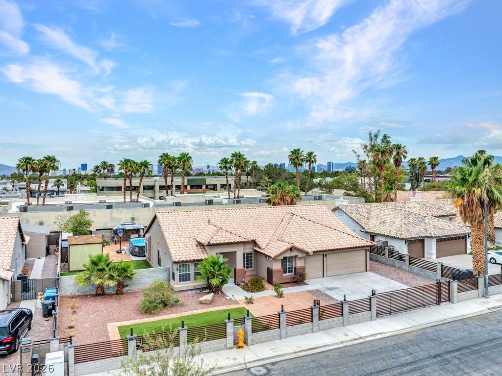 House in Las Vegas, Nevada, United States 2 - 18446868