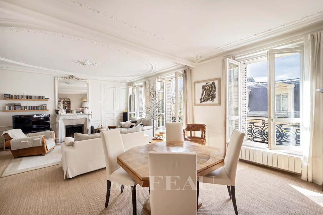 Apartment in Clichy-Trinité, Paris 9e Arrondissement, Paris 1 - 17598452
