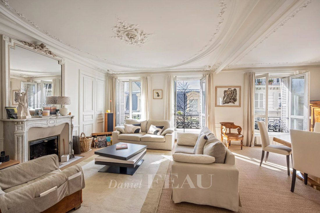 Apartment in Clichy-Trinité, Paris 9e Arrondissement, Paris 3 - 17598452