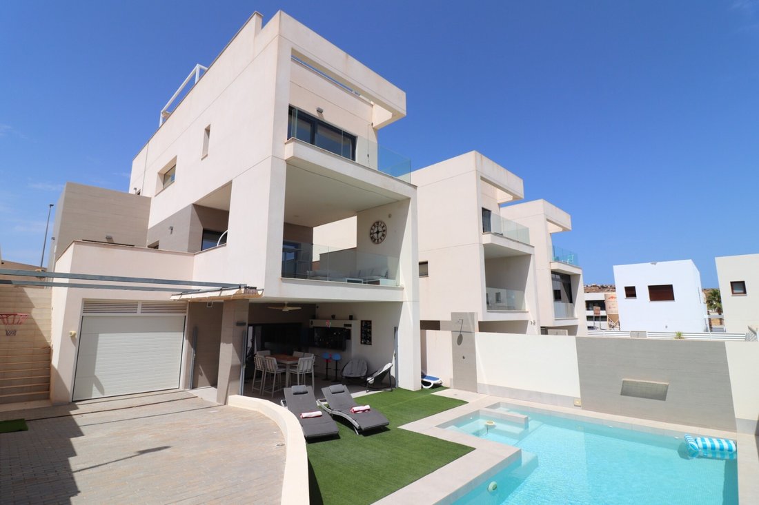 Villa in Benijofar, Valencian Community, Spain 2 - 18446221