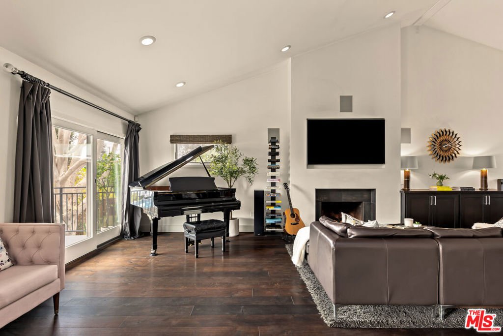 House in Los Angeles, California, United States 1 - 18446262