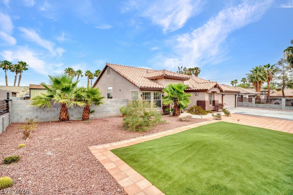 House in Las Vegas, Nevada, United States 4 - 18446868