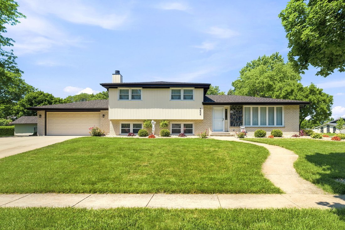 House in Darien, Illinois, United States 2 - 18447125