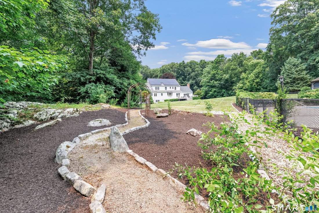 House in Newtown, Connecticut, United States 3 - 18445909
