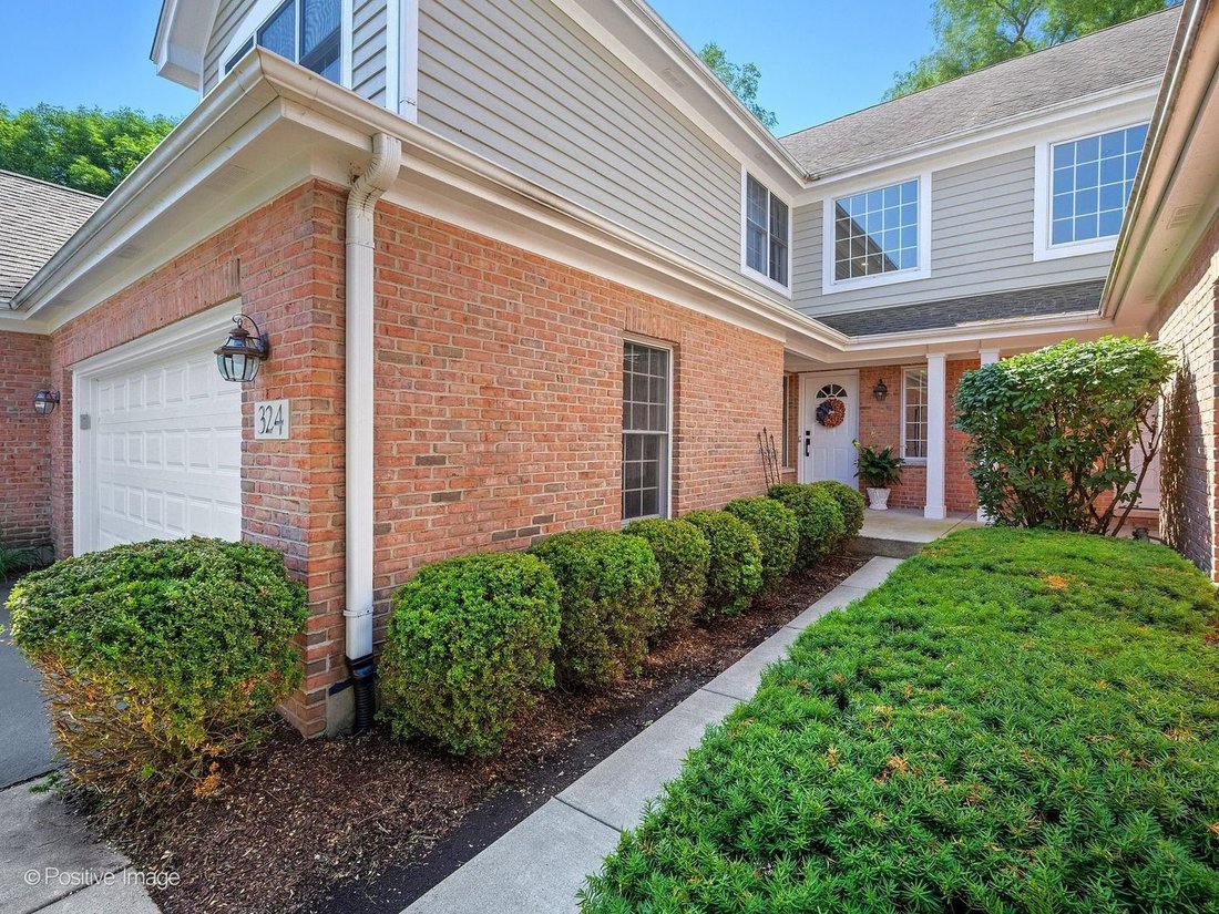 Townhouse in Glen Ellyn, Illinois, United States 2 - 18447139