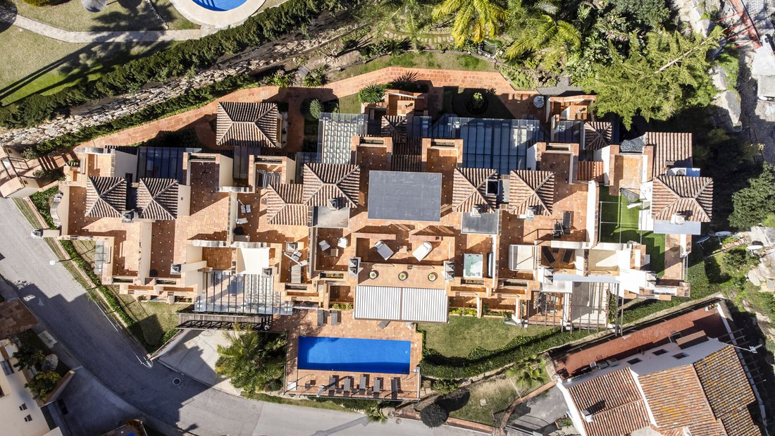 Apartment in Benahavis, Andalusia, Spain 3 - 18446368
