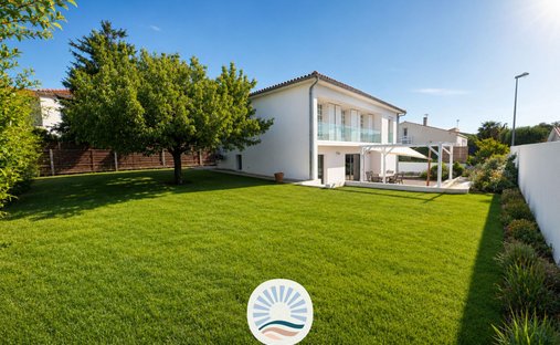 House in Puilboreau, Nouvelle-Aquitaine, France 1