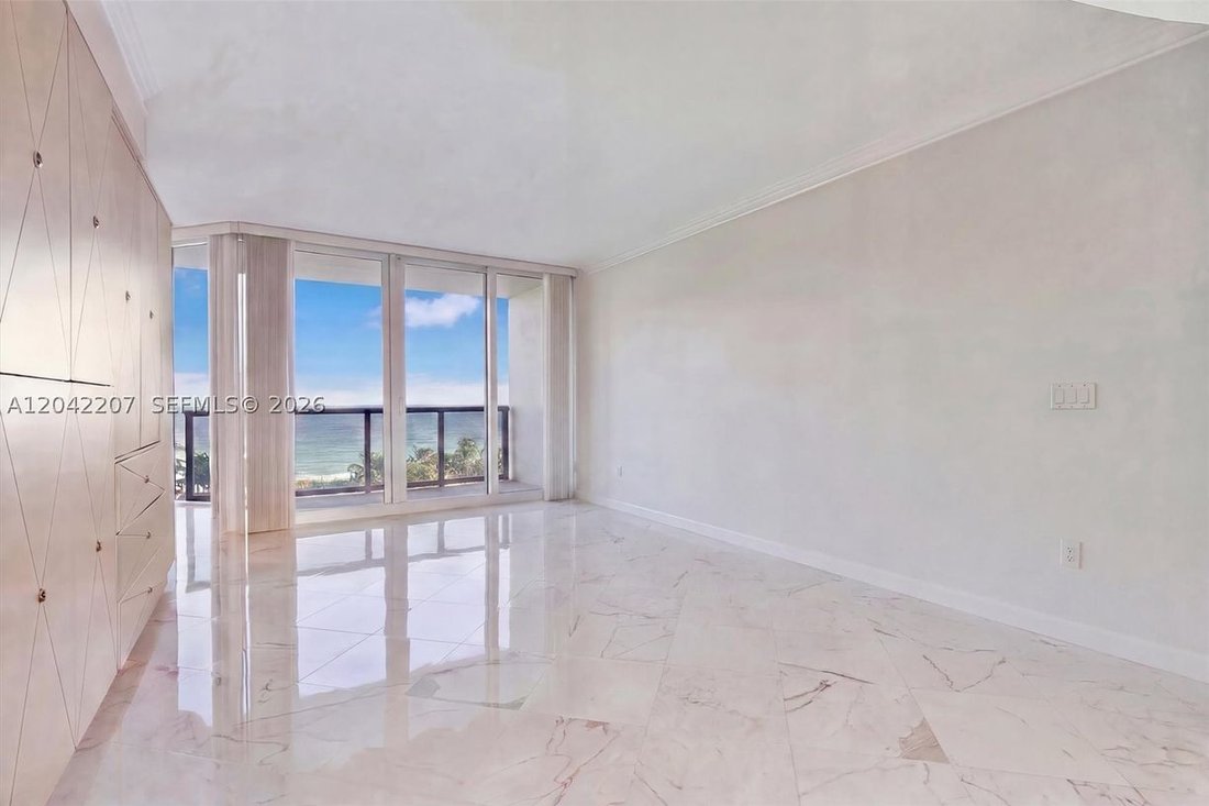 Condo in Sunny Isles Beach, Florida, United States 3 - 18261500