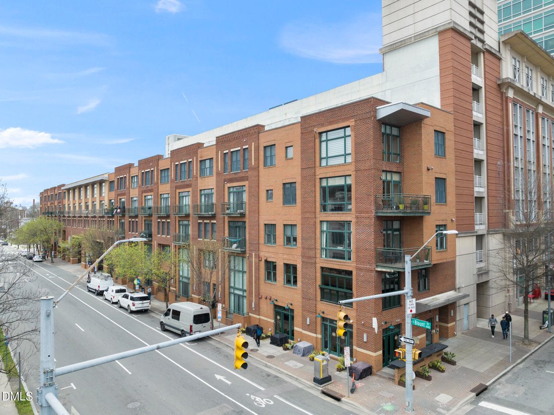 Condo in Raleigh, North Carolina, United States 1 - 18450345