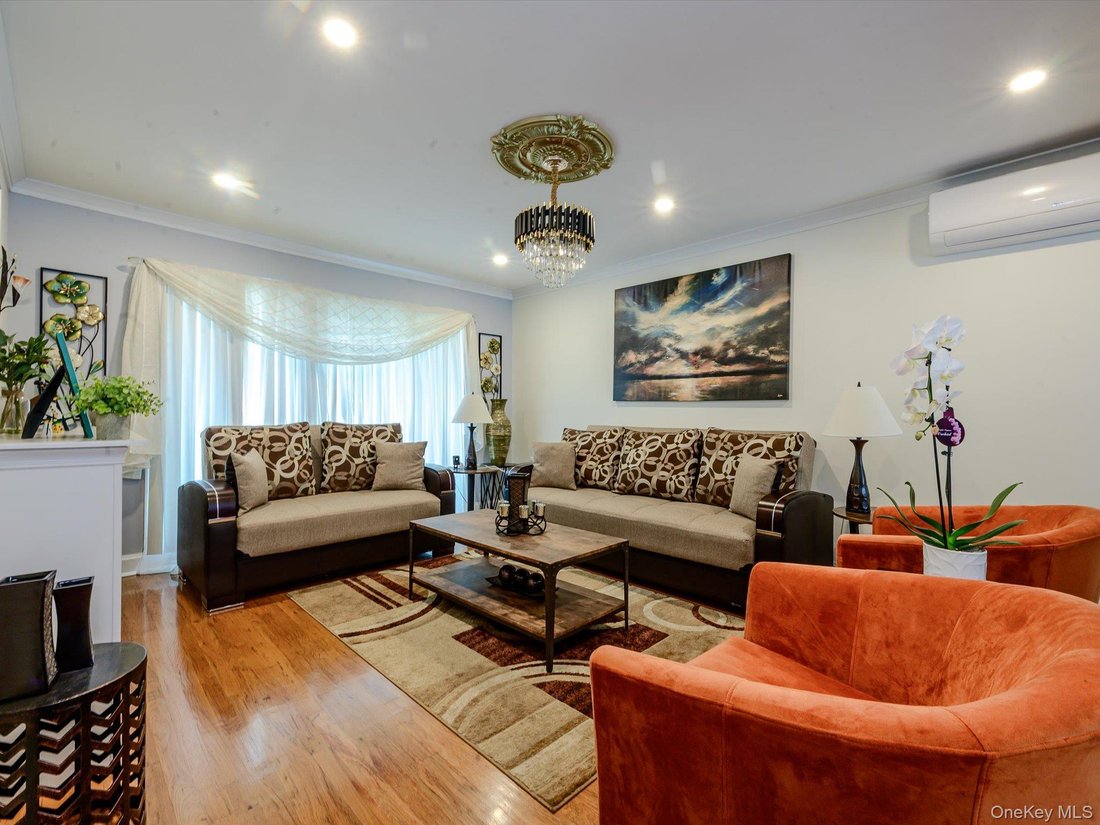 House in Elmont, New York, United States 4 - 18394115
