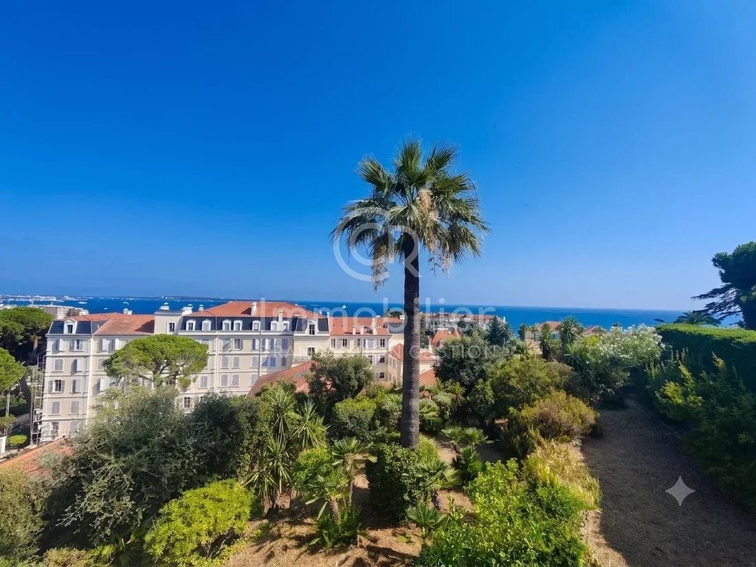 House in Cannes, Provence-Alpes-Côte d'Azur, France 1 - 17287398