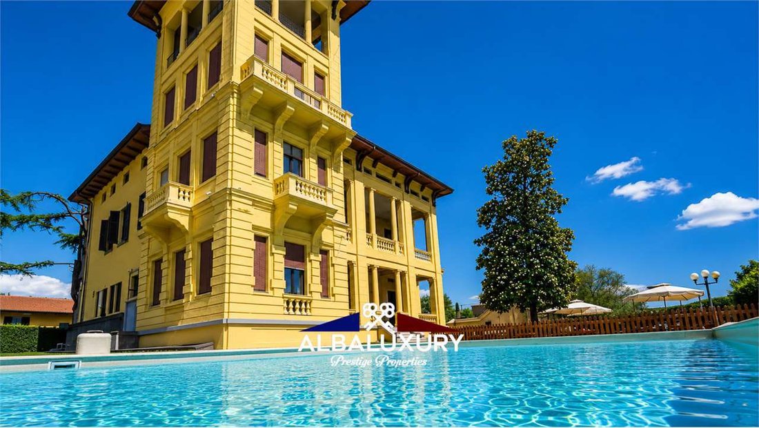 Villa in Barga, Tuscany, Italy 2 - 15347287