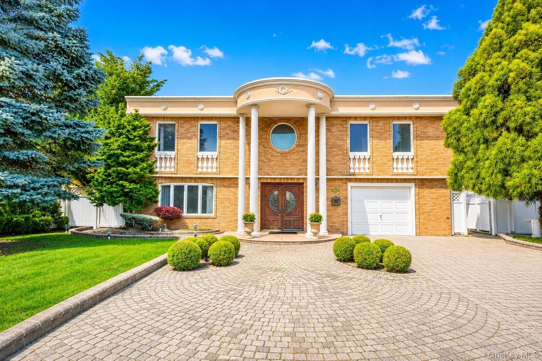 House in Bellmore, New York, United States 1 - 18450077