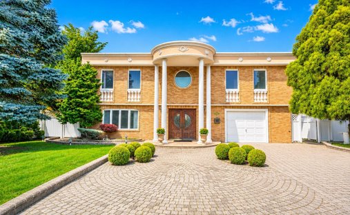 House in Bellmore, New York, United States 1