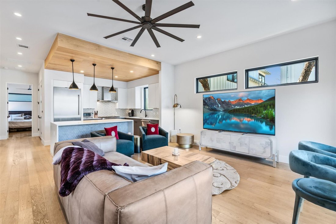 Condo in Austin, Texas, United States 2 - 18446697