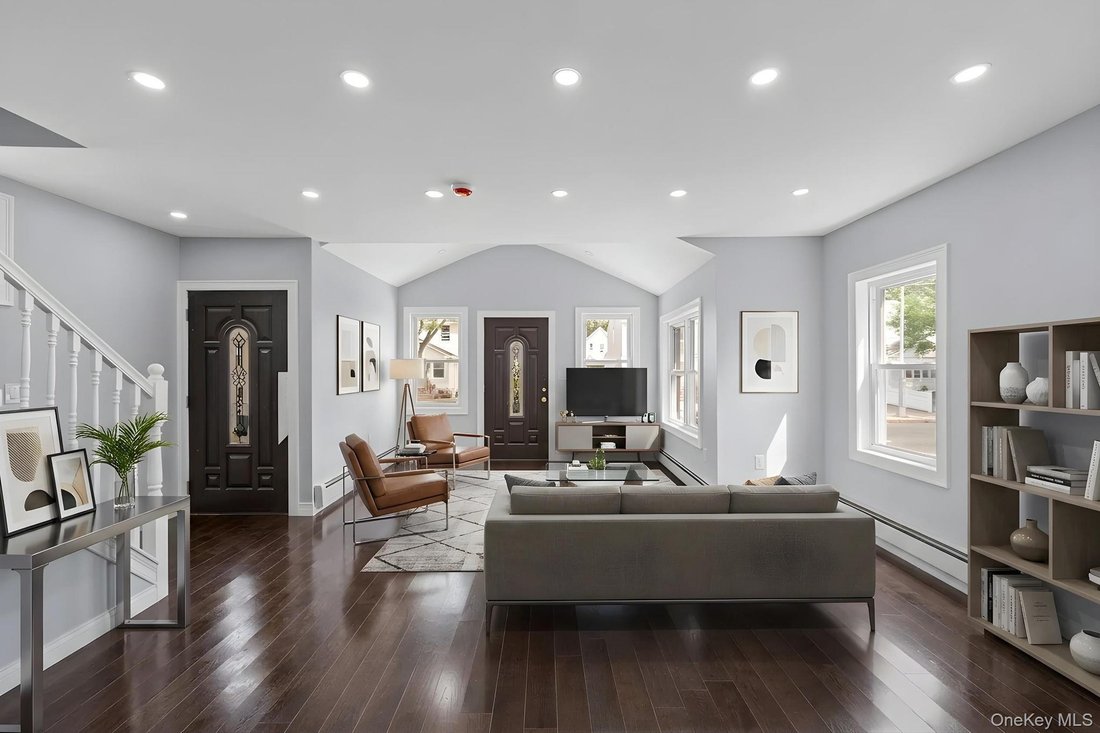 House in New York, New York, United States 1 - 18450042