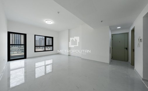 Apartment in Jebel Ali Village, Dubai, United Arab Emirates 1