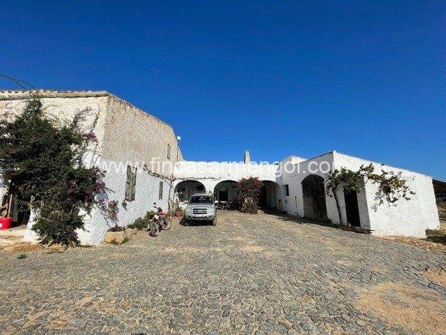 Finca in Ciutadella de Menorca, Balearic Islands, Spain 1 - 18446316