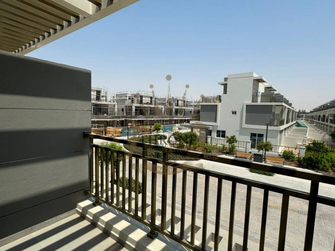 Townhouse in Damac Hills 2, Dubai, United Arab Emirates 4 - 18450056