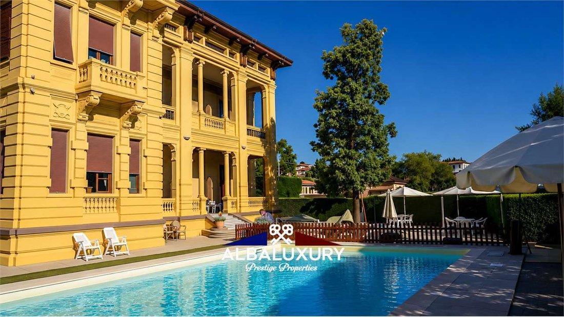 Villa in Barga, Tuscany, Italy 5 - 15347287