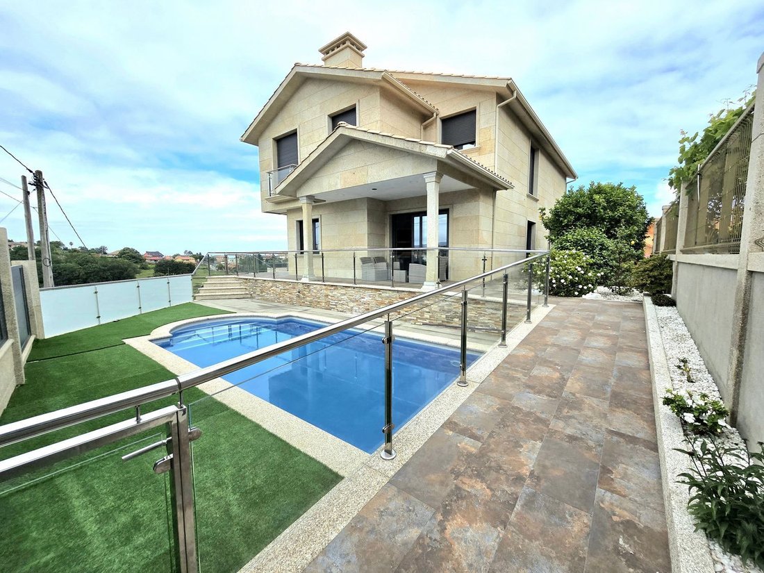 Villa in Cabral, Vigo, Spain 1 - 18451411