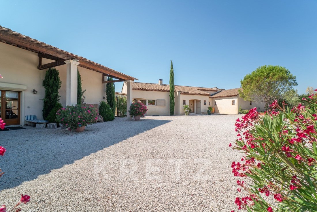 House in Alleins, Provence-Alpes-Côte d'Azur, France 4 - 18451486