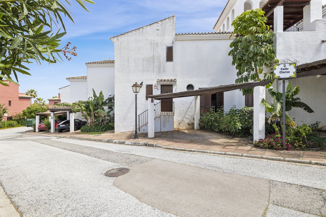 Townhouse in Estepona, Andalusia, Spain 4 - 18446329