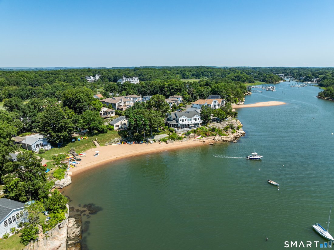 House in East Haven, Connecticut, United States 2 - 18452608