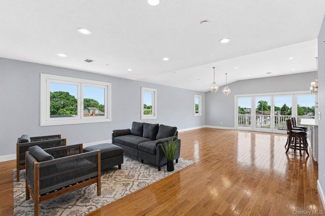 House in Lindenhurst, New York, United States 4 - 18450124