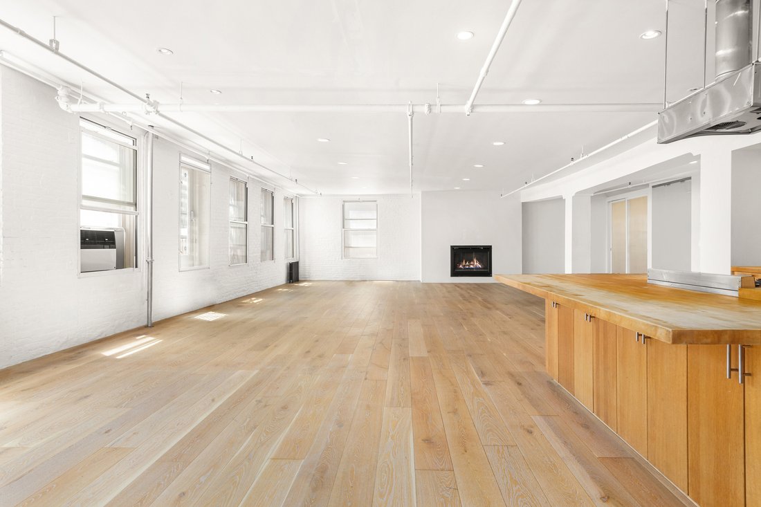 New York, New York, United States 3 - 18451470