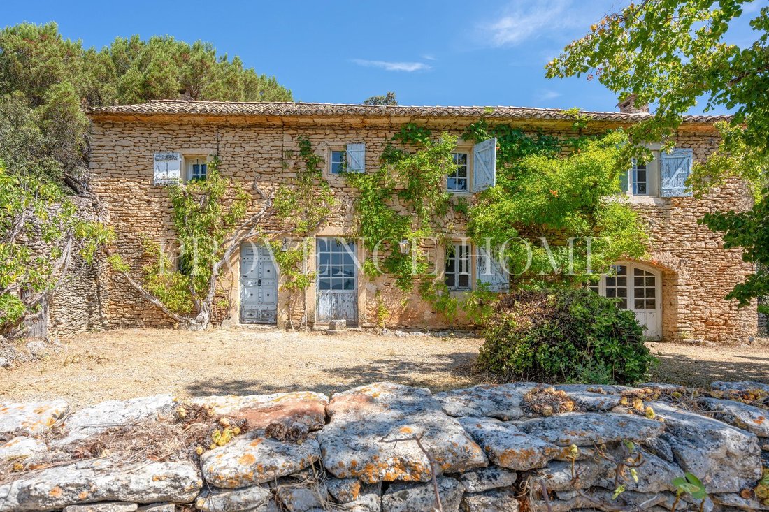Estate in Cabrières-d'Avignon, Provence-Alpes-Côte d'Azur, France 2 - 18447942