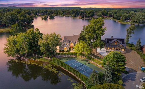 House in White Lake charter Township, Michigan, United States 1
