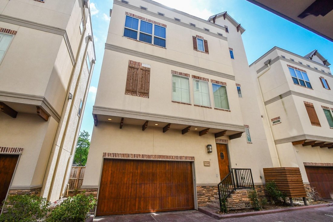 House in Houston, Texas, United States 4 - 18446812
