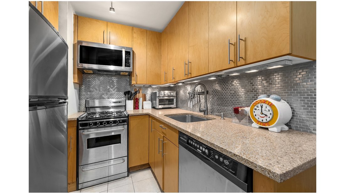 Co Op in New York, New York, United States 5 - 18451356