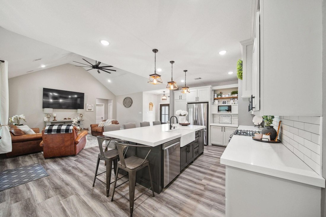 House in Brenham, Texas, United States 3 - 18446746