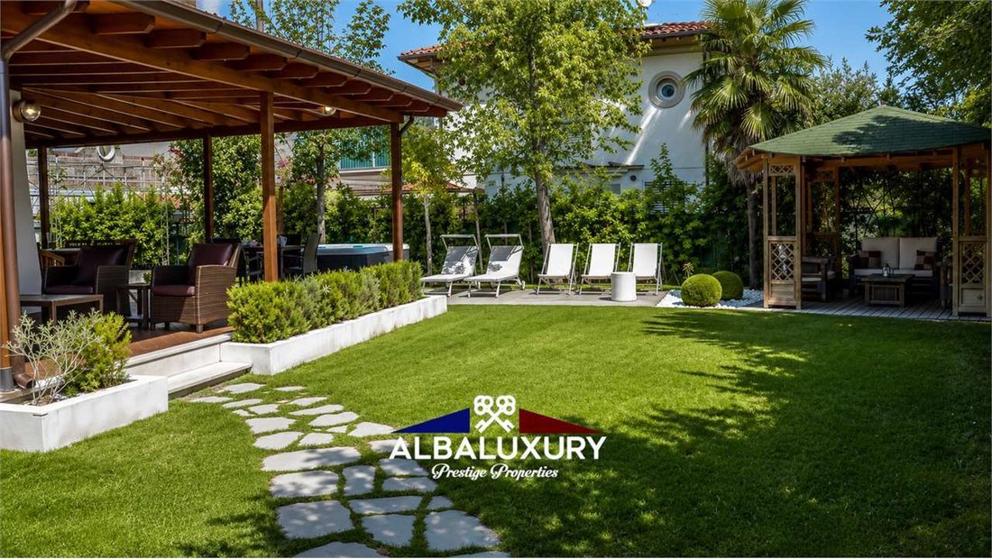 Villa in Vittoria Apuana, Forte dei Marmi, Tuscany 4 - 15347293