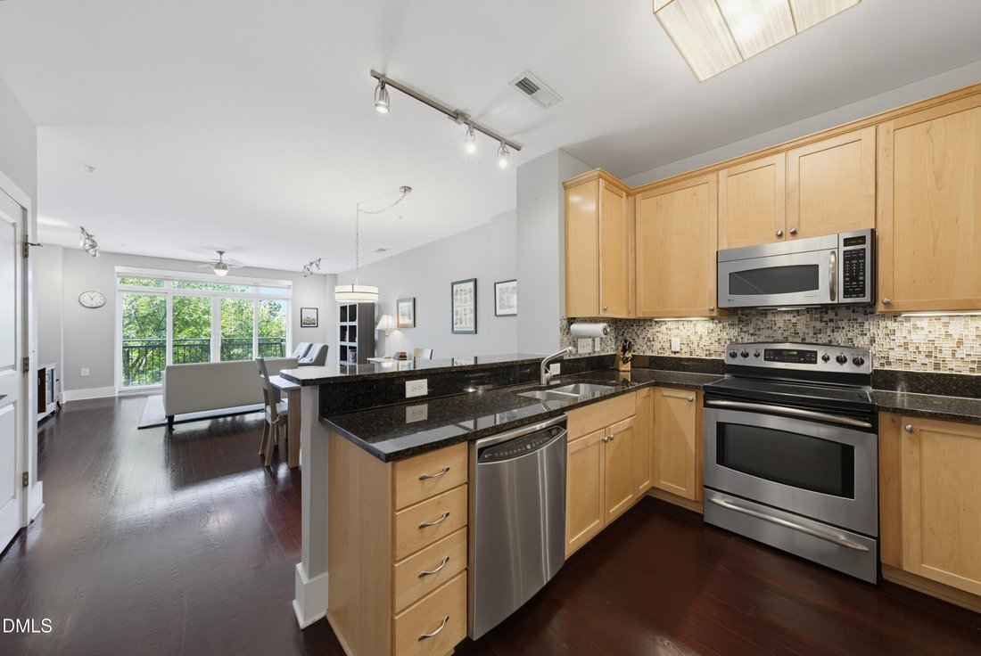 Condo in Raleigh, North Carolina, United States 2 - 18450345