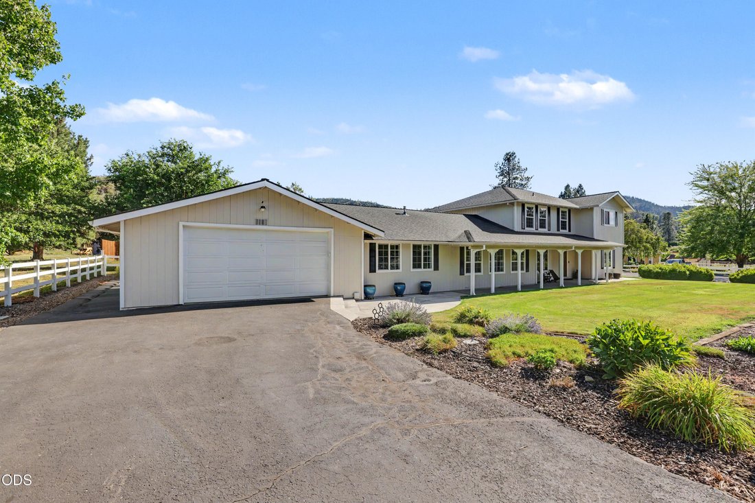 House in Medford, Oregon, United States 3 - 18450175