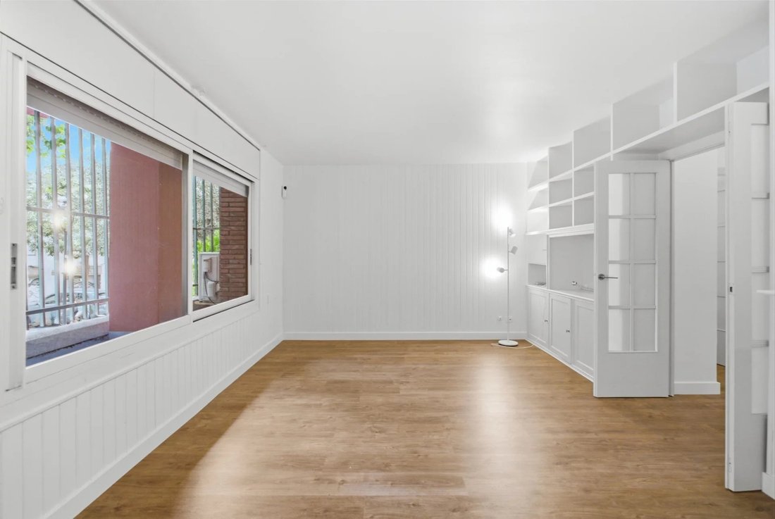 Apartment in Sarrià-Sant Gervasi, Barcelona, Spain 3 - 18448270