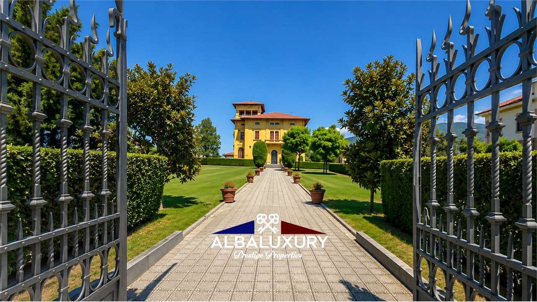 Villa in Barga, Tuscany, Italy 3 - 15347287