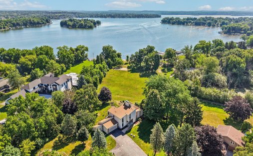 House in Okauchee Lake, Wisconsin, United States 1