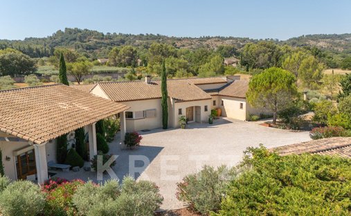 Maison à Alleins, Provence-Alpes-Côte d'Azur, France 1