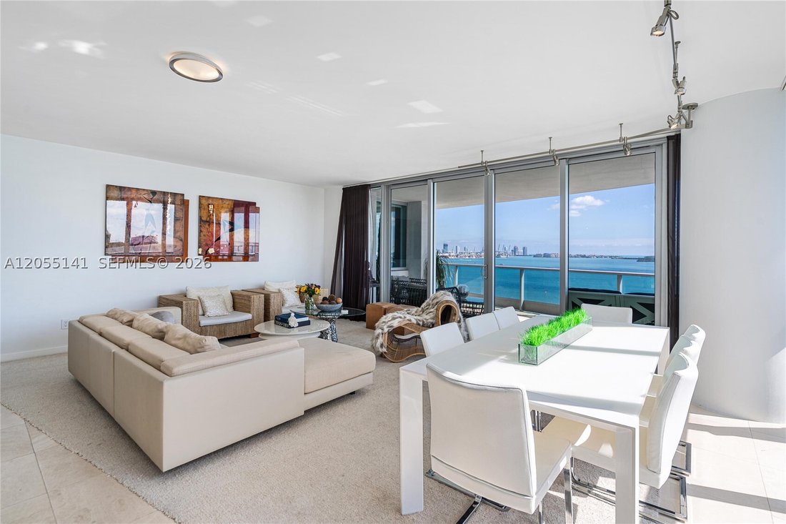 Condo in Miami, Florida, United States 1 - 18449463