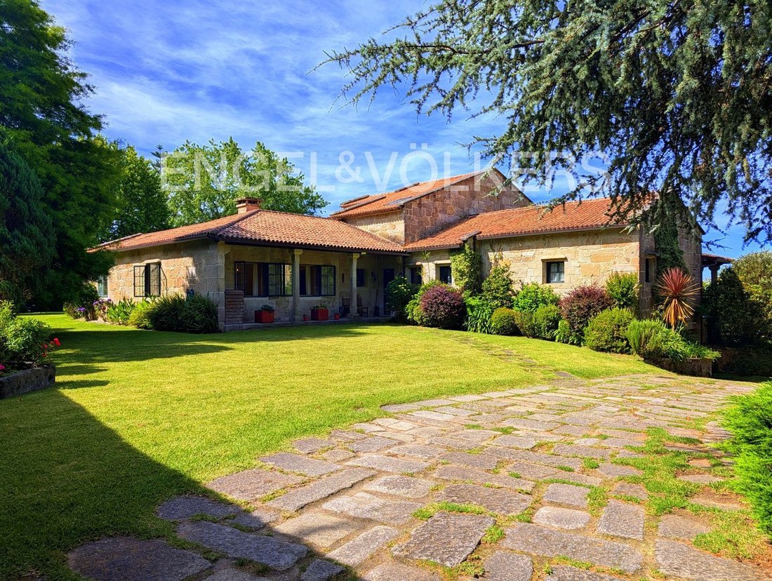 Villa in Camos, Nigran, Spain 3 - 18451453