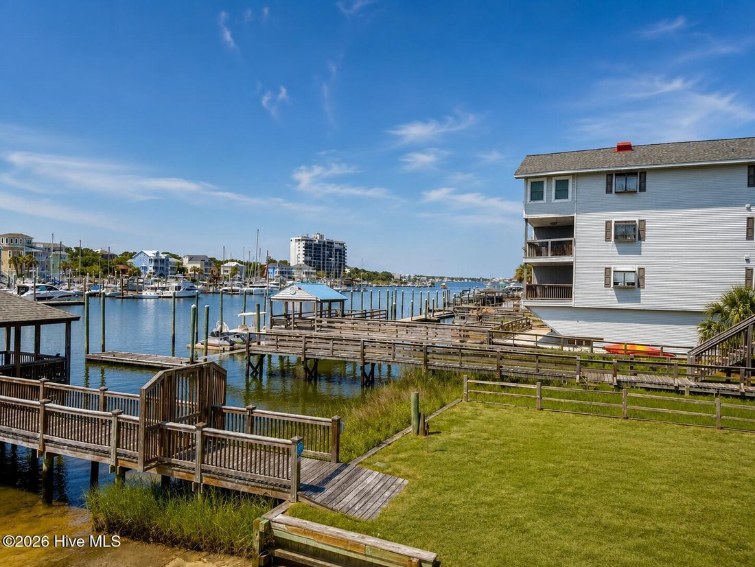 Condo in Carolina Beach, North Carolina, United States 4 - 18450332