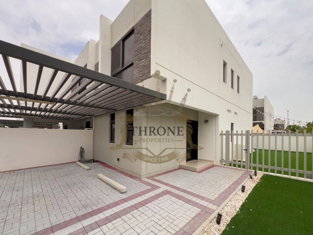Townhouse in Damac Hills 2, Dubai, United Arab Emirates 2 - 18449756