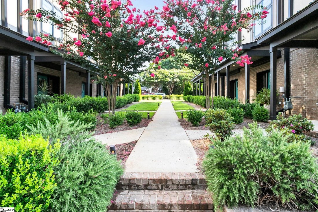 Townhouse in Greenville, South Carolina, United States 4 - 18446051