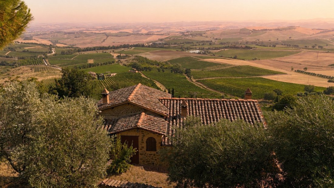 Villa in Montalcino, Tuscany, Italy 2 - 16429587